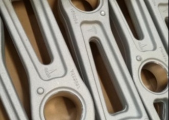 6061 T6 7075 T6 Braço de controlo Tesla com acabamentos electroplatados